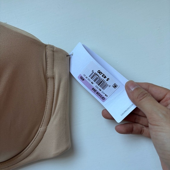 Calvin Klein Women's Tan Strapless Bra Sz 40D New - Picture 3 of 6